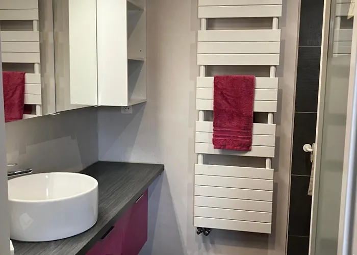 Holiday home Maison Petit Jardin